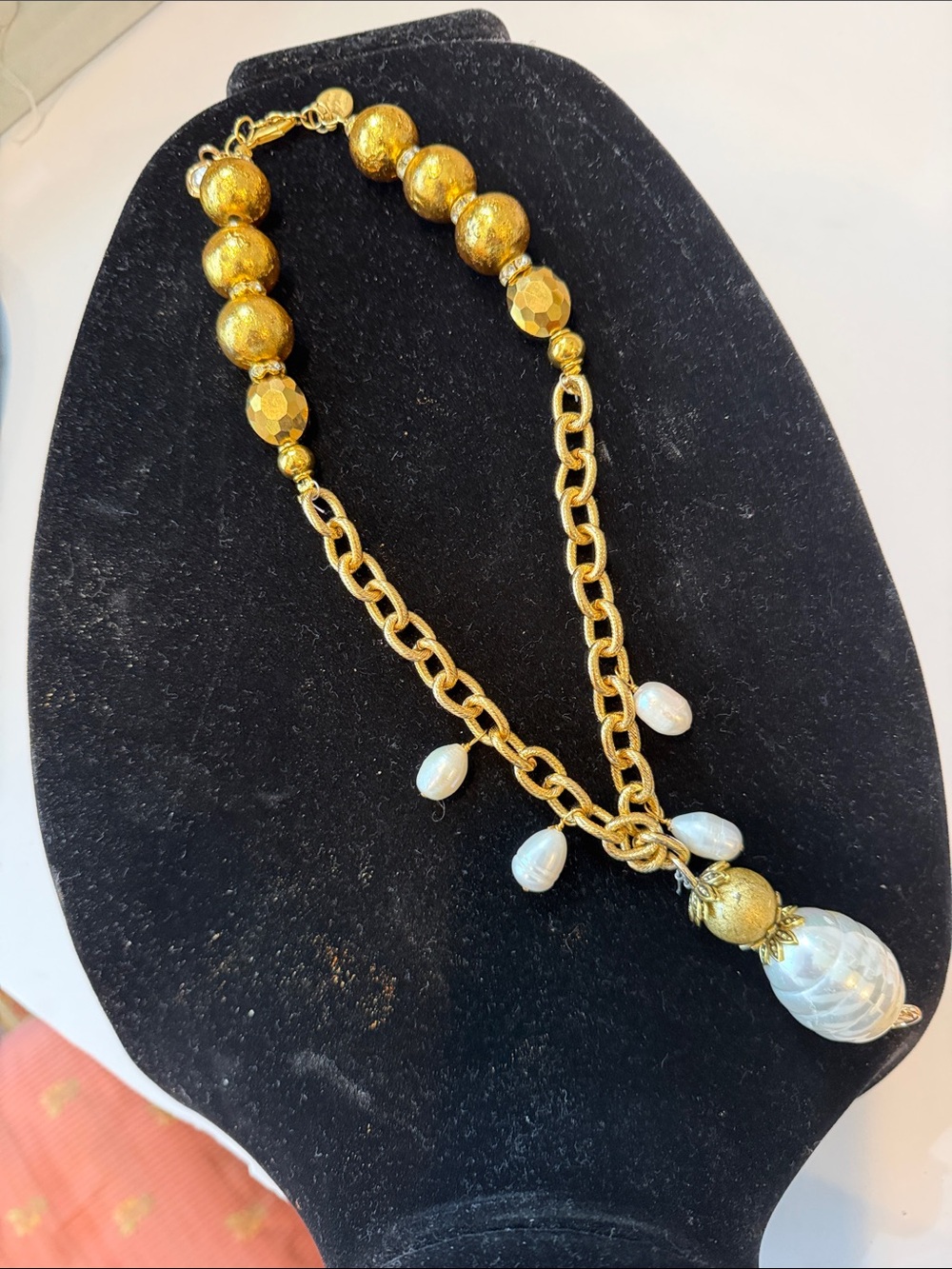 Susan Shaw
Gold chain w freshwater pearl accents. Glass pearl is the pendant. - Picture 2 of 6